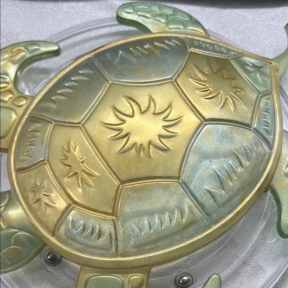 Unique Resin Turtle - Gold and Green - Picture 8 of 10